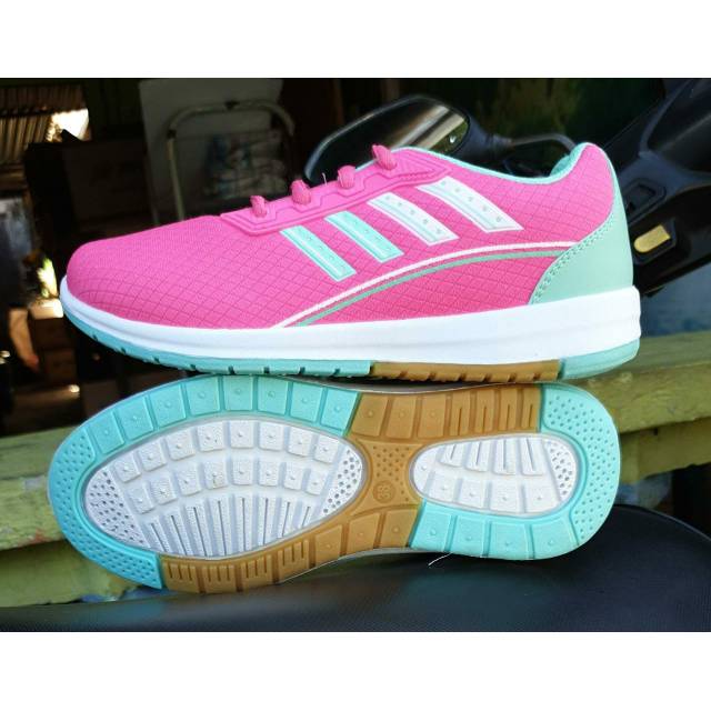 Sepatu olahraga wanita GLF 315