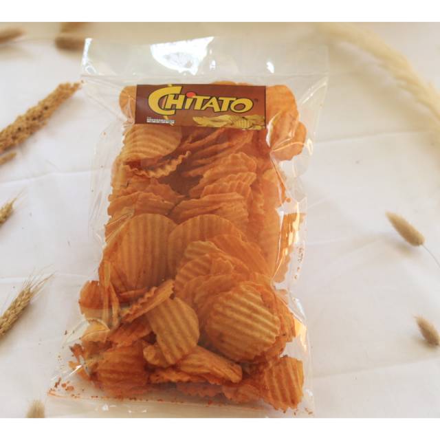 

snack branded - chitato kemasan besar, isinya banyak