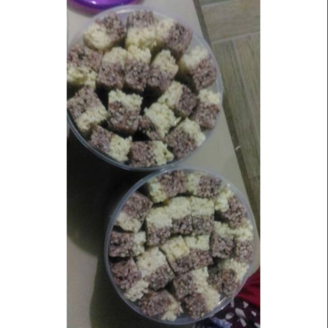 

Kue tengteng