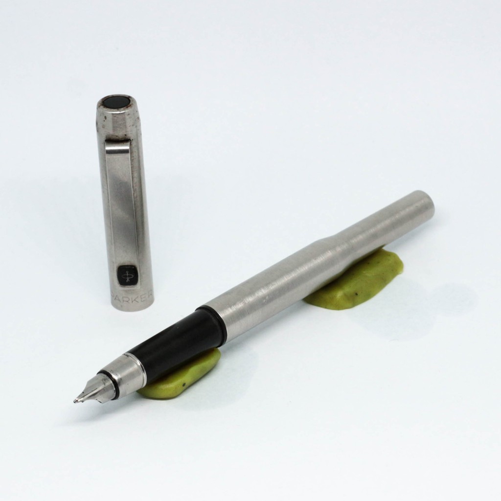 

Parker 25 Mark II Silver Brushed Fountain Pen (1979)