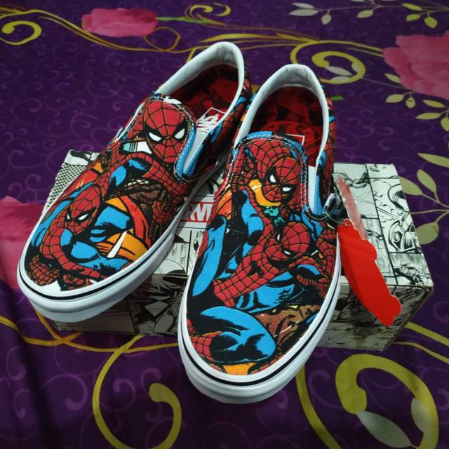 Vans Slip On Vans x Marvel Spiderman