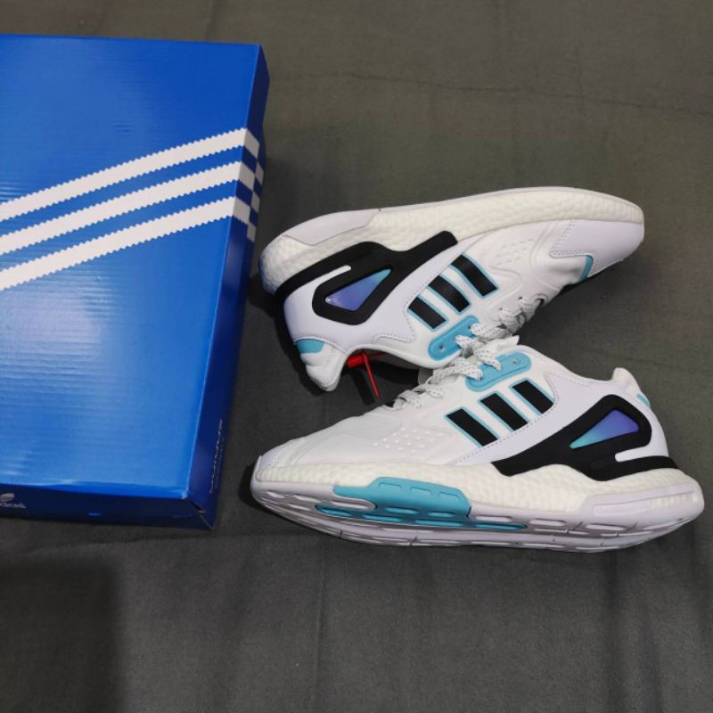 Sepatu Sneakers Adidas Day Jogger