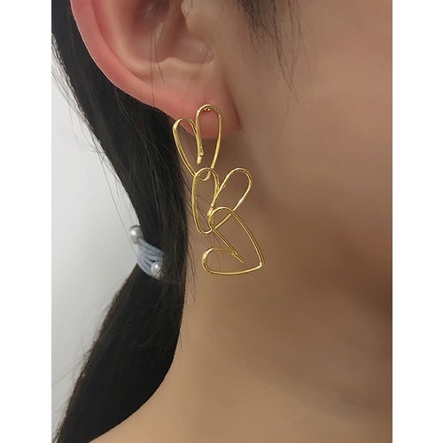 LRC Anting Tusuk Fashion Golden Alloy Hollow Heart Asymmetrical Earrings V36088