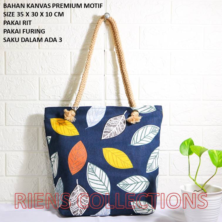 RIENS COLLECTIONS. TOTEBAG KANVAS TALI SUMBU MOTIF DAUN NANGKA BIRU