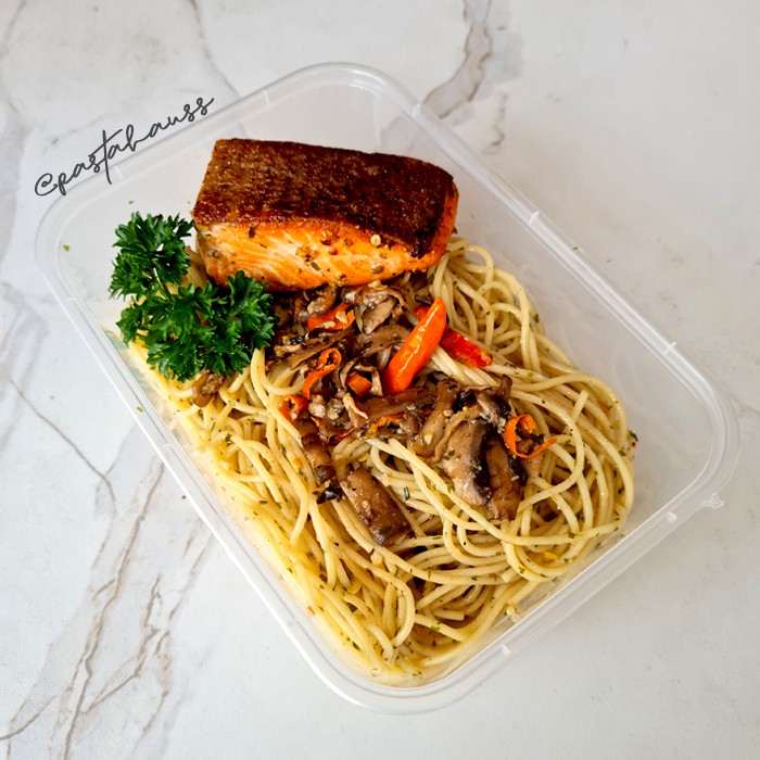 

Spaghetti Hot Chili Aglio e Olio Trout Salmon Single Pack