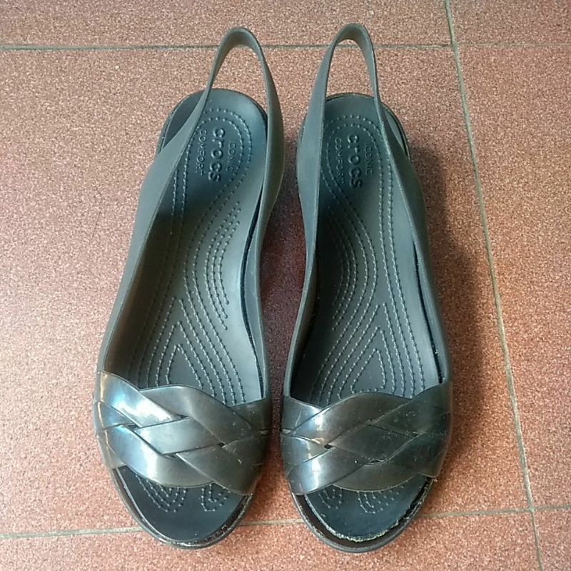 preloved sandal crocs wanita