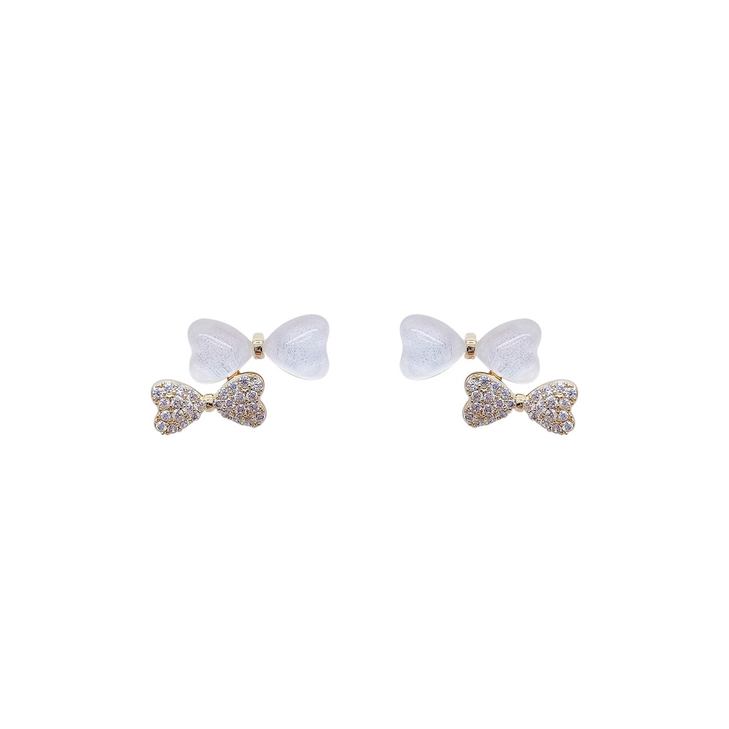 Anting Stud Bentuk Pita Geometris Aksen Kristal Kubik Zirkonia Warna Silver Gaya Korea Untuk Wanita