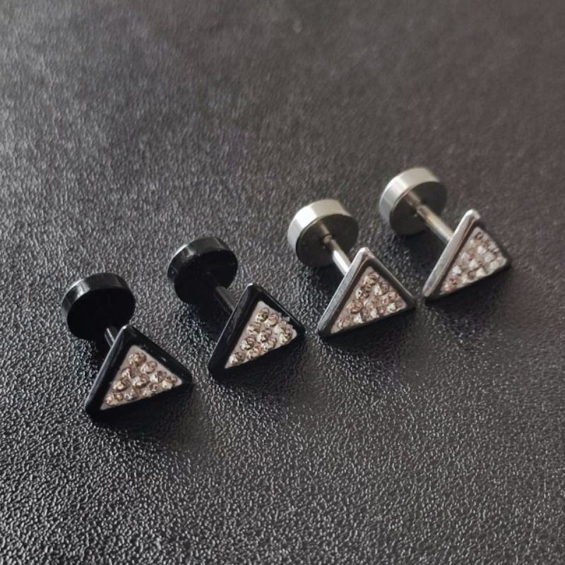 Satu Pasang Anting Roda Titanium Model Segitiga Permata Warna Hitam dan Putih