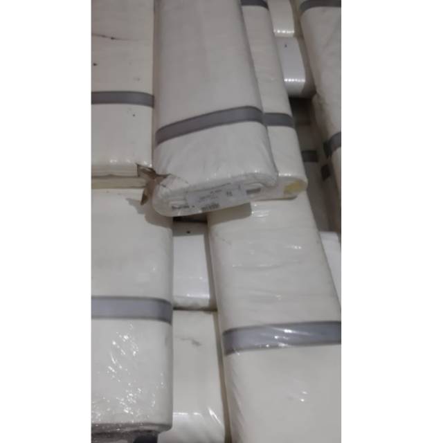 Kain spun warna putih tulang