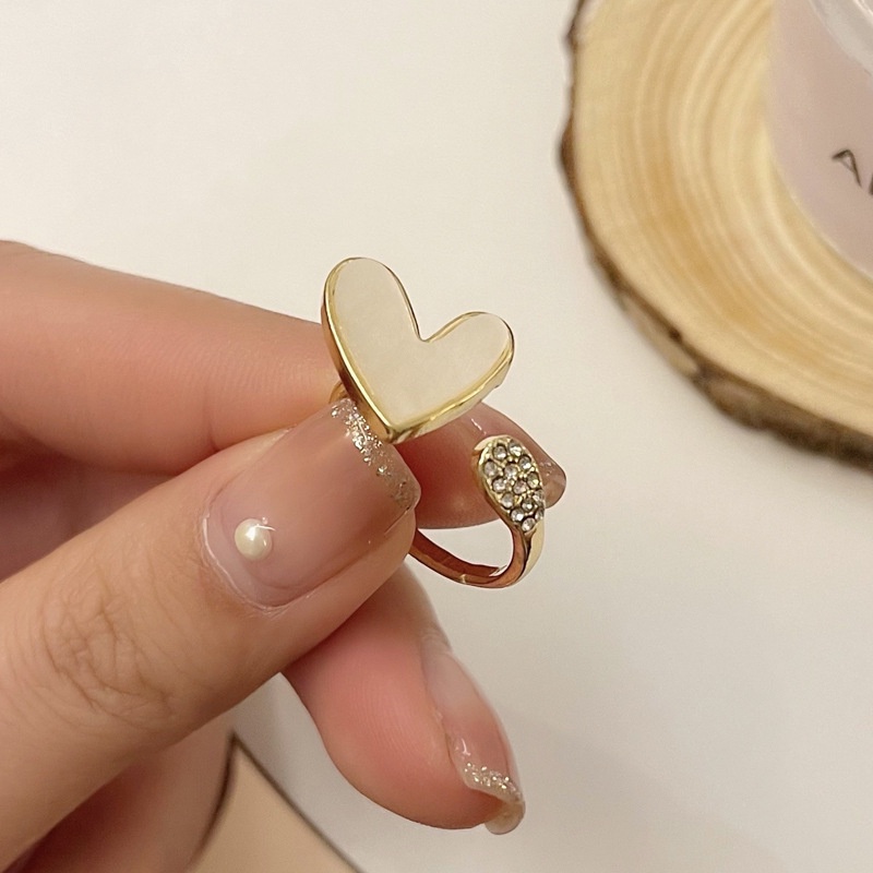 Cincin Jari Telunjuk Desain Hati Aksen Berlian