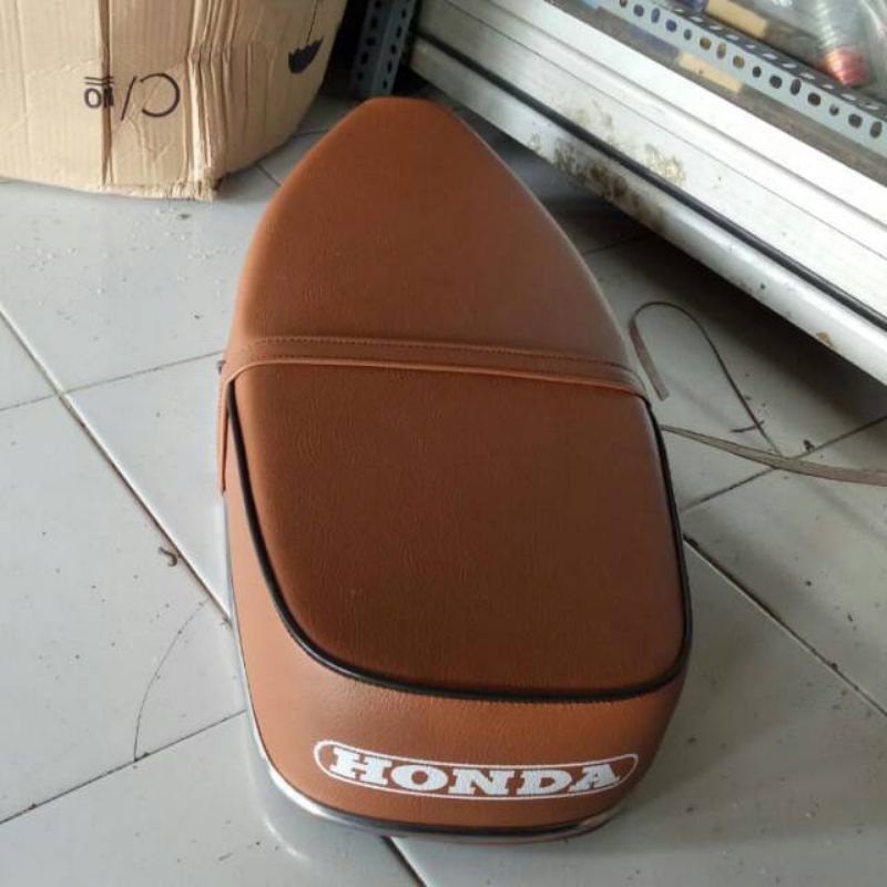 JOK HONDA C70 STANDART COKLAT