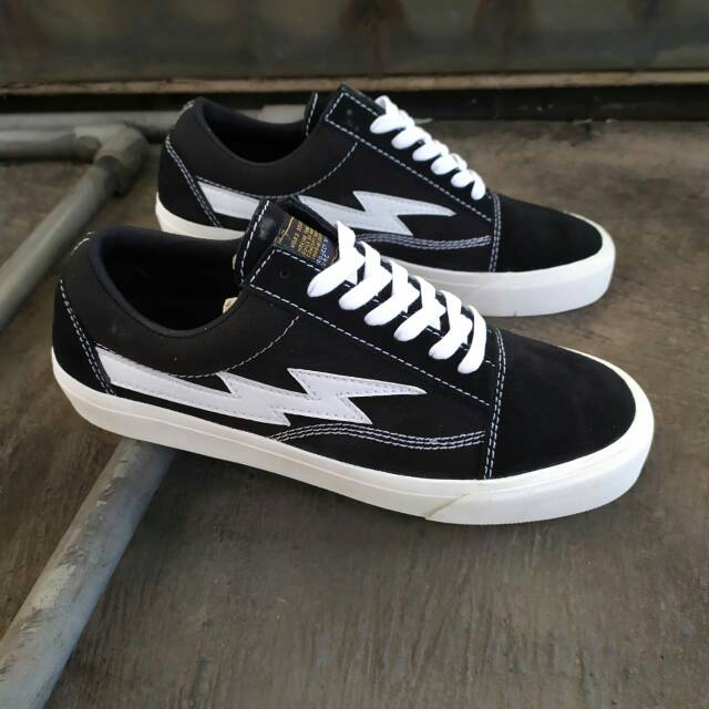 WORD DIVISION CLASSIC BLACK/WHITE