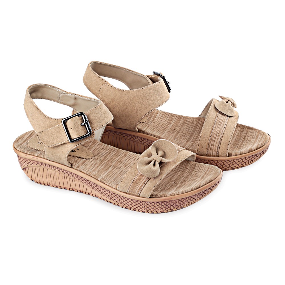 Inspirasi modis pembahasan model sandal tentang  32+ Model Sandal Wanita Connexion, Trend Terbaru