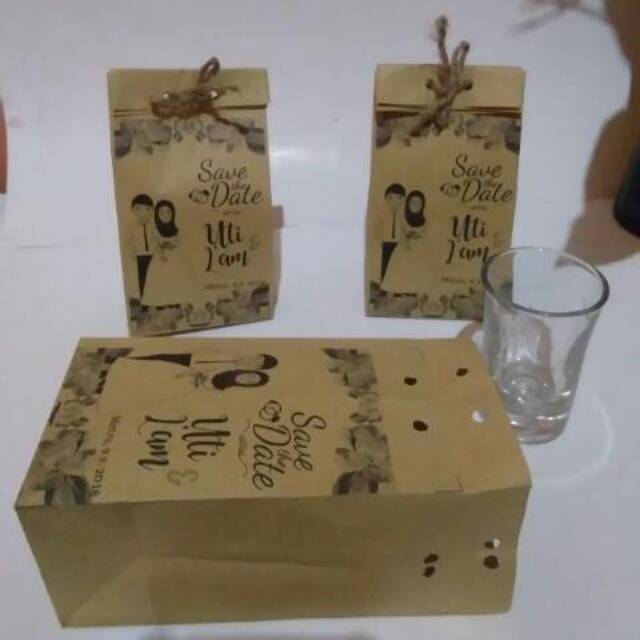 Paper bag tempat gelas sloki custom