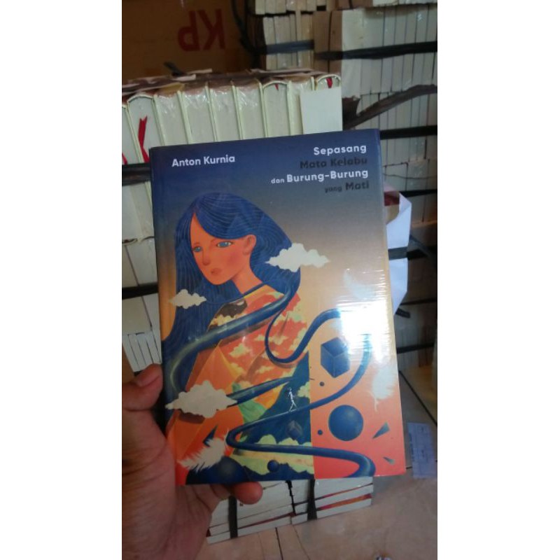 SEPASANG MATA KELABU DAN BURUNG-BURUNG YANG MATI