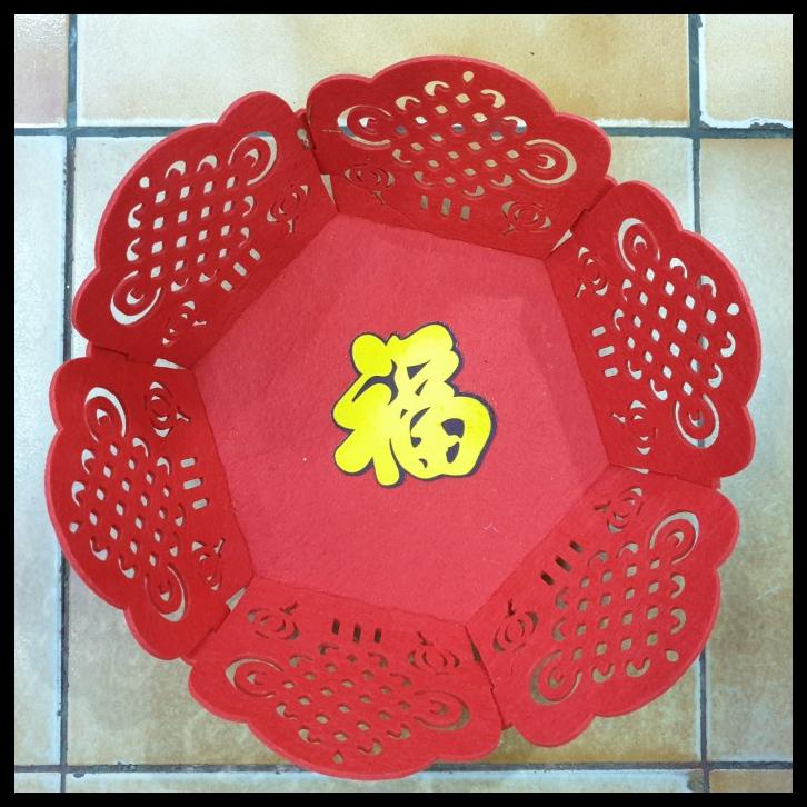 

Tempat Buah Permen Imlek 20 Cm Merah Fu Kuning