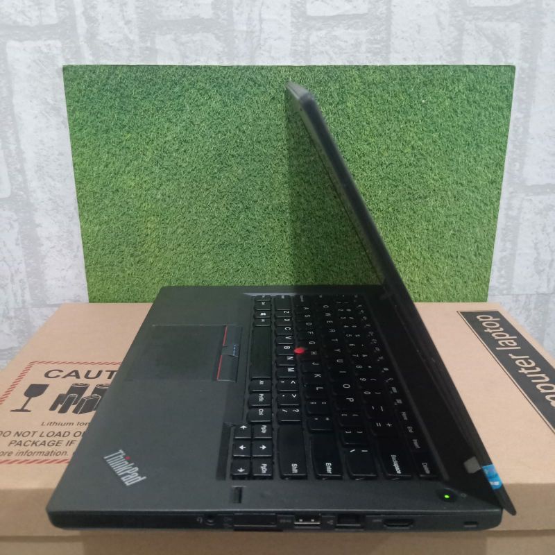 Lenovo Thinkpad T460 Cor i5-6300U Ram 8GB SSD 256GB FHD Touschscreen Dual batrai Windows 10 Full aplikasi Siap pakai