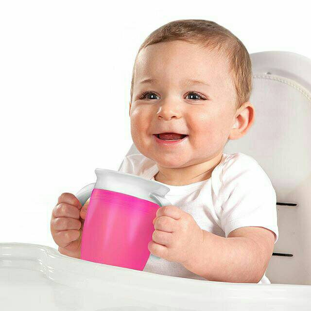 Munchkin 7 oz miracle training cup