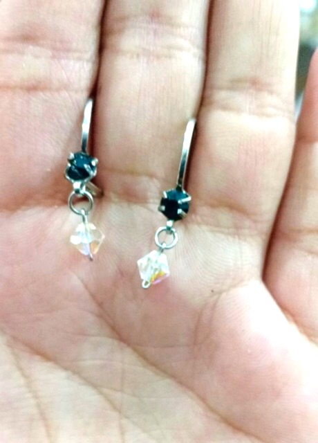 Anting wanita kristal swarosky// anting monel //anting wanita