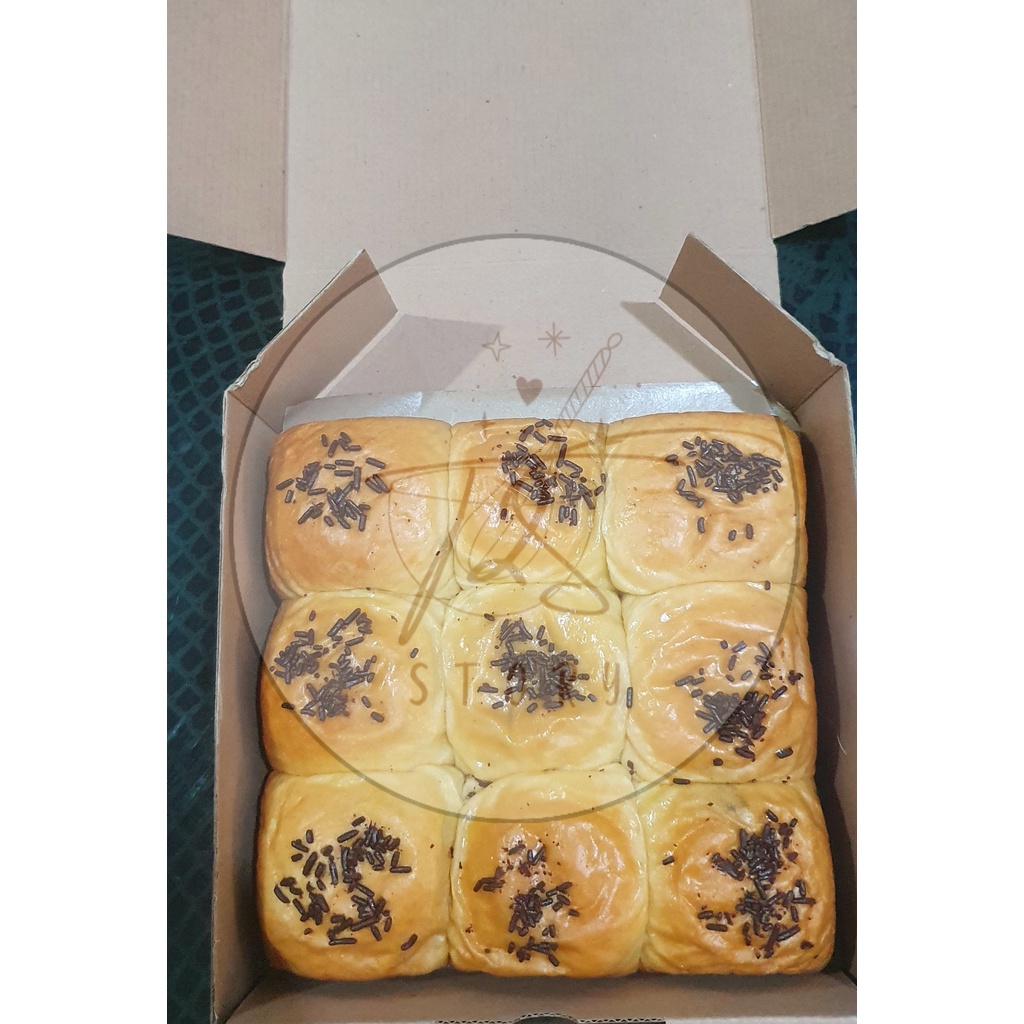 

Roti Kasur Premium (9pcs) (20x20x7 cm)