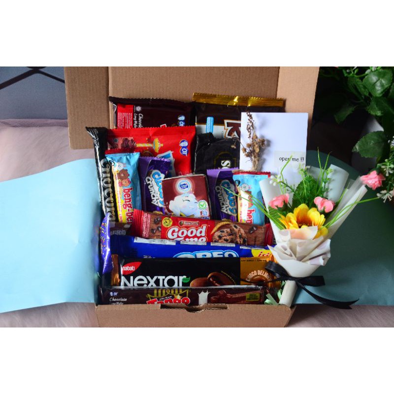 

Snack Box / Gift Box / Kado Box / Hampers, kado ulang tahun, sidang, wisuda