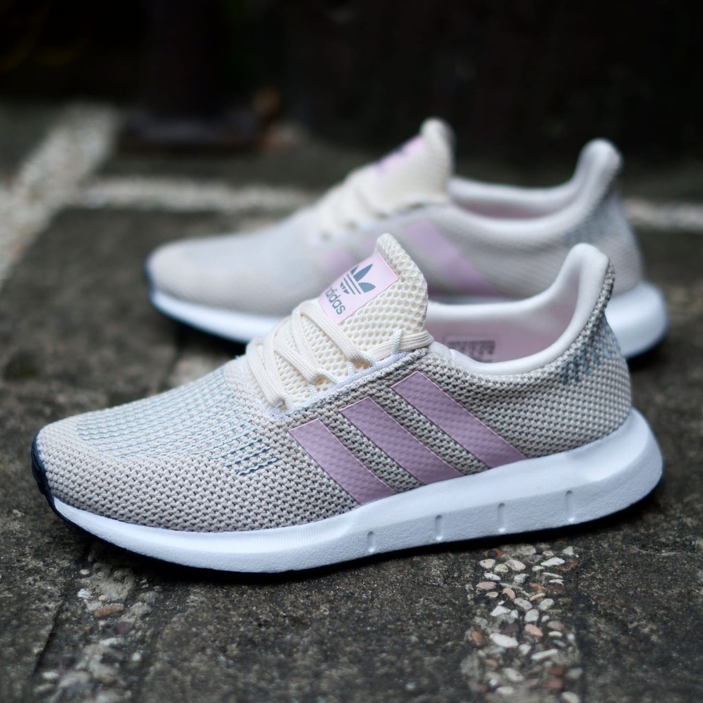 ADIDAS SWIF RUN