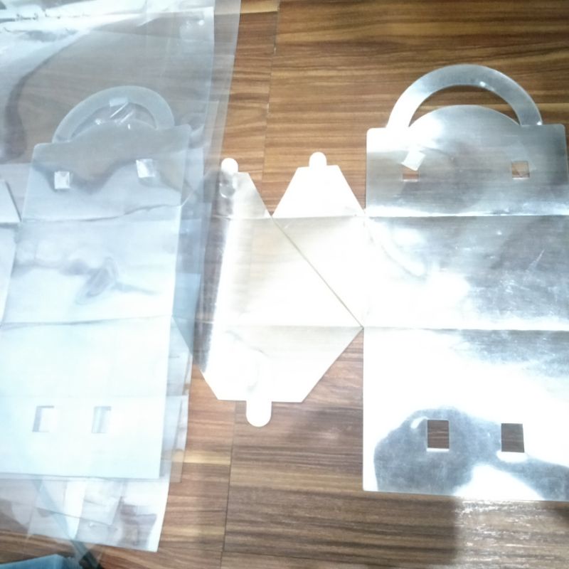 

Kotak Mika 17x17x10 ASTS (alas sambung tas)