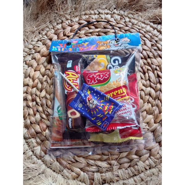 

HAMPERS SNACK ULANG TAHUN