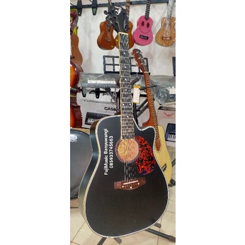 Gitar Yamaha Jumbo