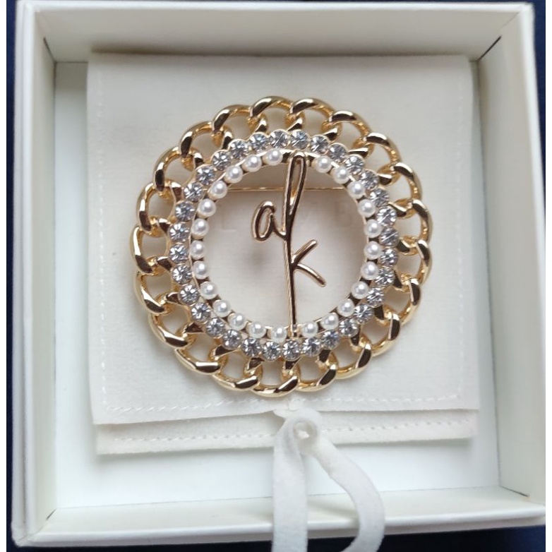 Brooch Identity Monogram Wearing Klamby