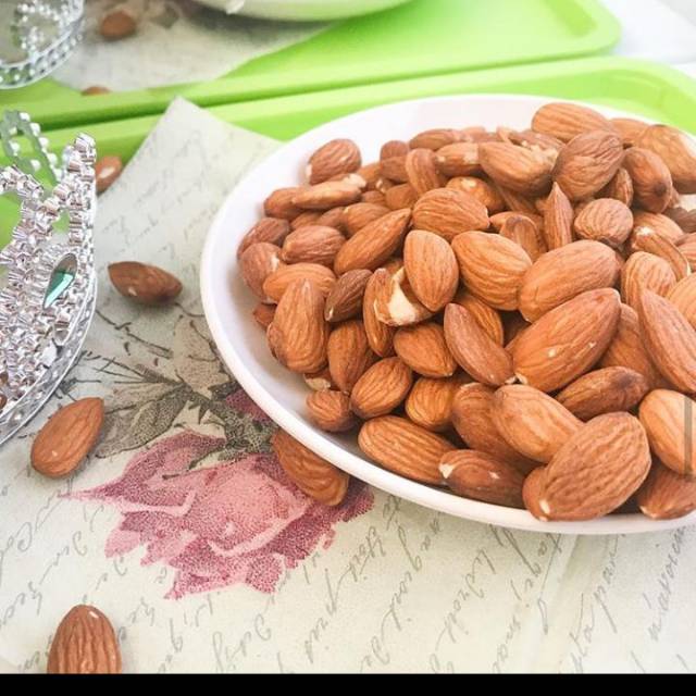 

Almond panggang susu