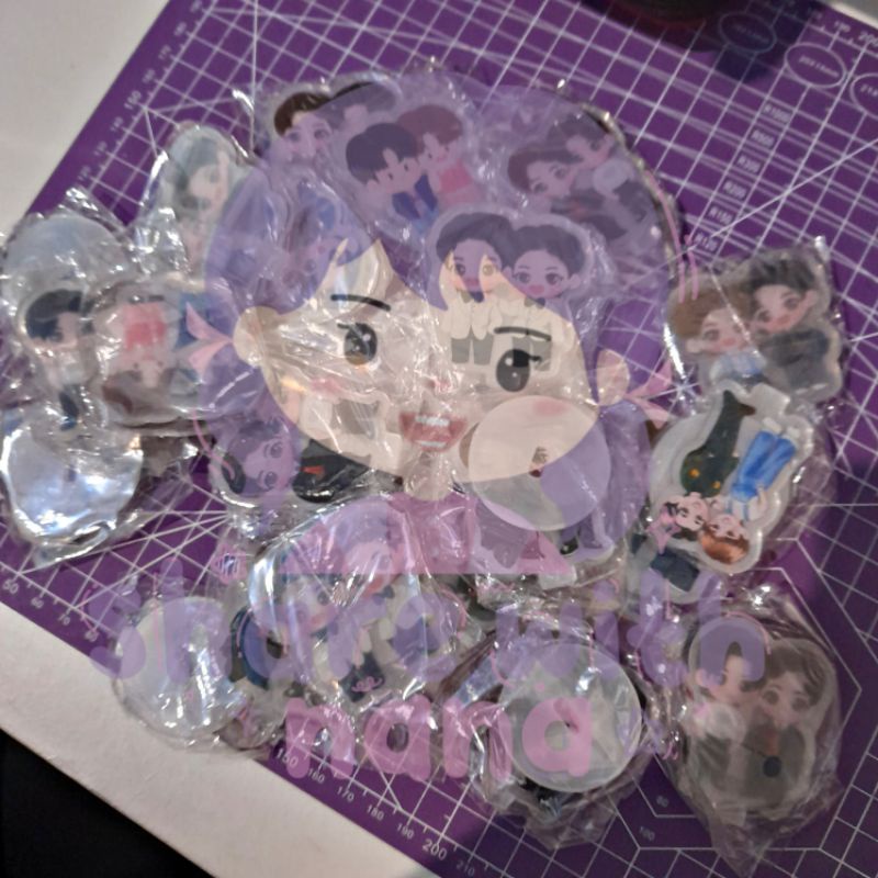 KEYRINGS STANDEE BKPP