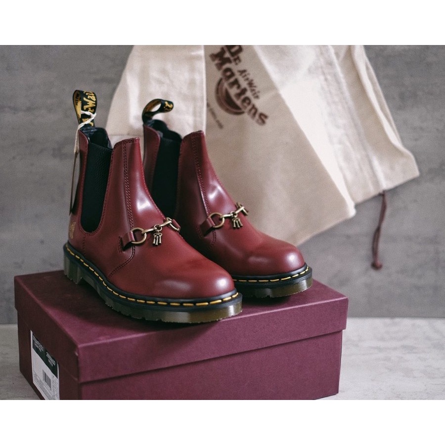 Dr martens 2976 snaffle x needles red cherry smooth, made in england