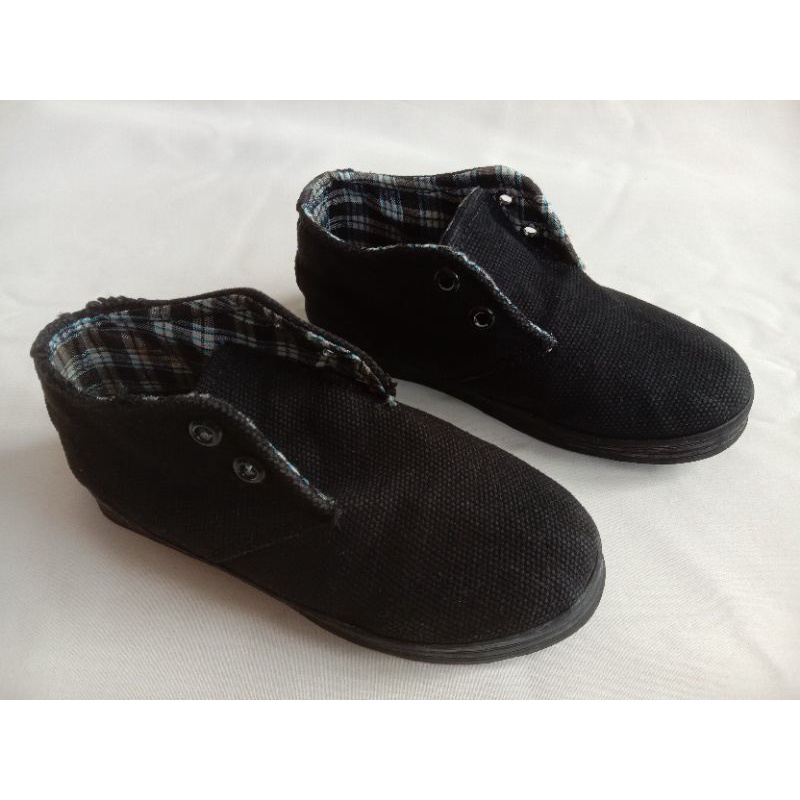 SEPATU ANAK LAKI LAKI YONGKIDZ PRELOVED