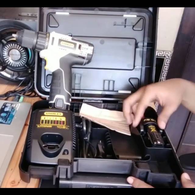 Mesin bor Stanley 10.8V li-ion Drill Driver STDC001LB stanley