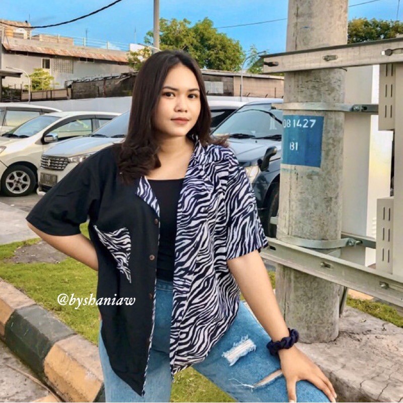 TWO TONE ZEBRA SHIRT OVERSIZE// KEMEJA KOMBINASI OVERSIZE