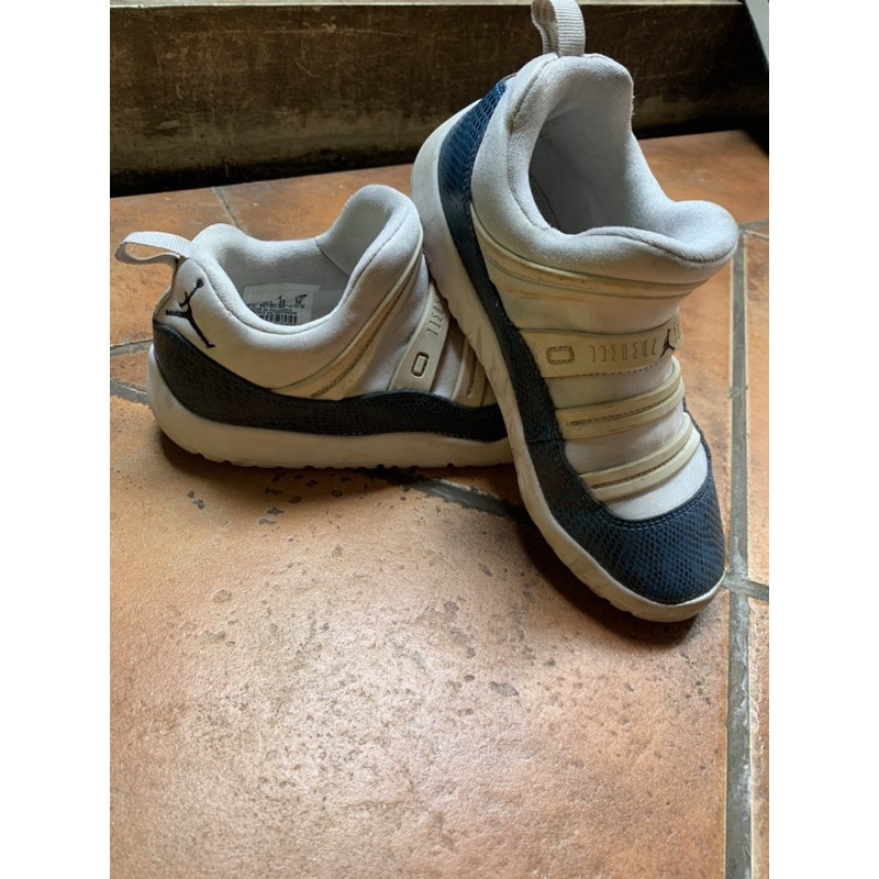 NikeAirJordan11sliponcrocoblue