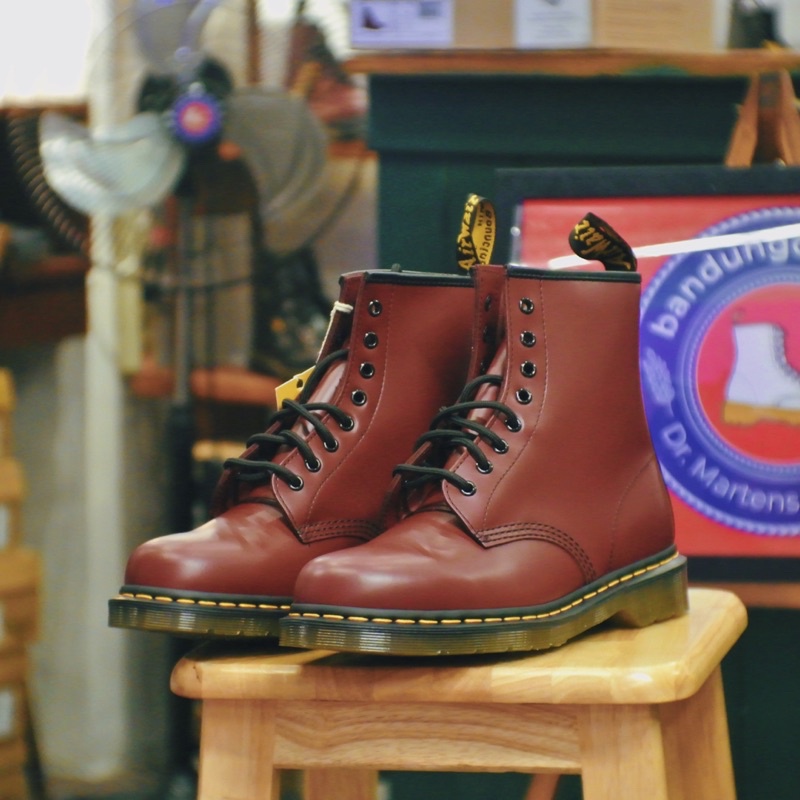 DR. MARTENS 1460 CHERRY RED SMOOTH 8 EYE/HOLE UNISEX BOOTS ORIGINAL BNIB