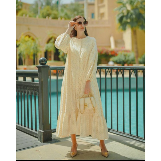Ziana Maxi Dress ukuran L Benang Jarum