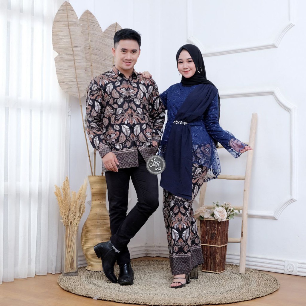 KEBAYA COUPLE SET KEBAYA BROKAT ,SET COUPLE BATIK BROKAT,KEBAYA LAMARAN,KEBAYA WISUDA-Navy