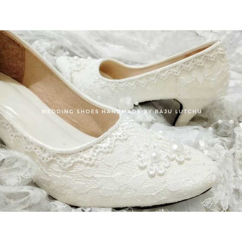 Sepatu high heels putih prewedding wedding nikah