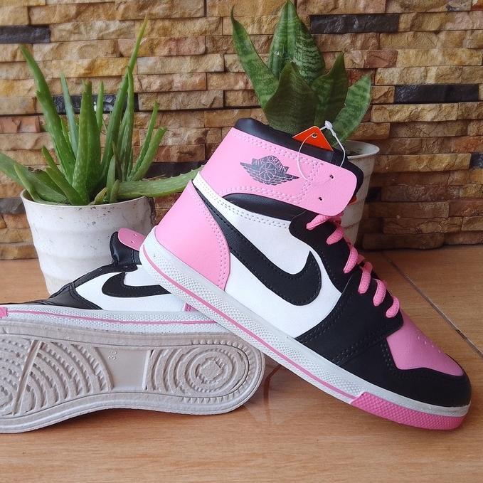 Banyak Dipakai.. SEPATU JORDAN CEWEK / SEPATU AIR JORDAN PINK /SEPATU  NIKE JORDAN CEWEK /SEPATU  NI