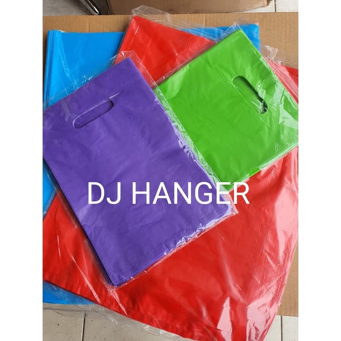 Kantong Plastik baju HD oval polos uk 20x30cm(100lembar)