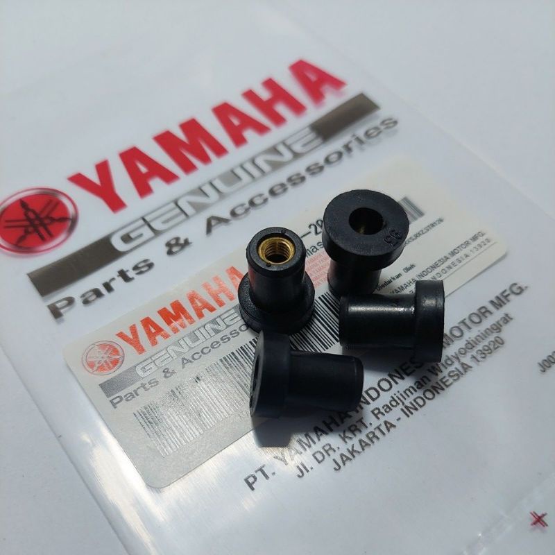 Mur karet dudukan Wingshield Visor Yamaha N MAX NMAX AEROX LEXI karet tebal 4pcs original