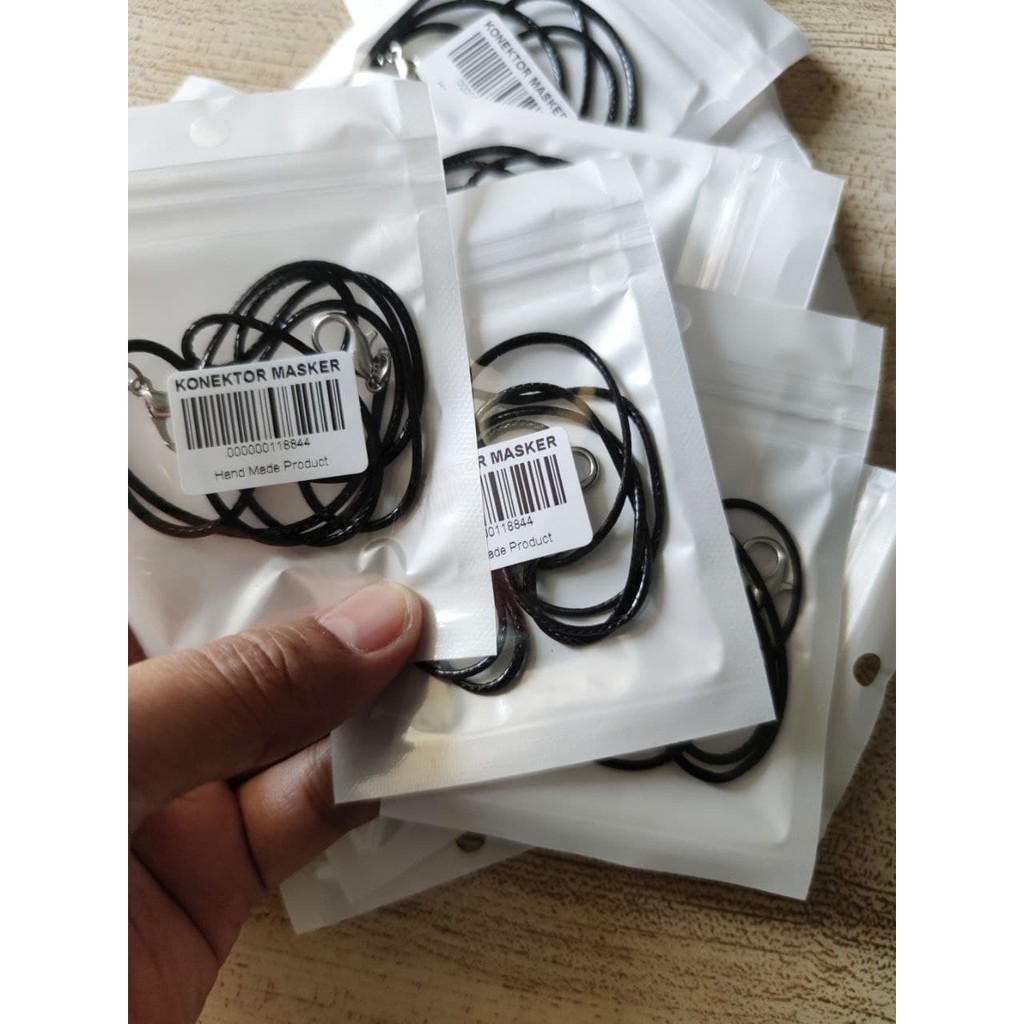 kalung masker/ konektor masker /Mask hangerlanyard/kulit hitam