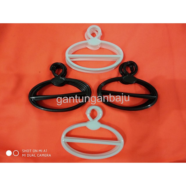 HANGER JILBAB OVAL PER PCS/GANTUNGAN SYAL JILBAB/ BERGO BENTUK OVAL GANTUNGAN MUKENA