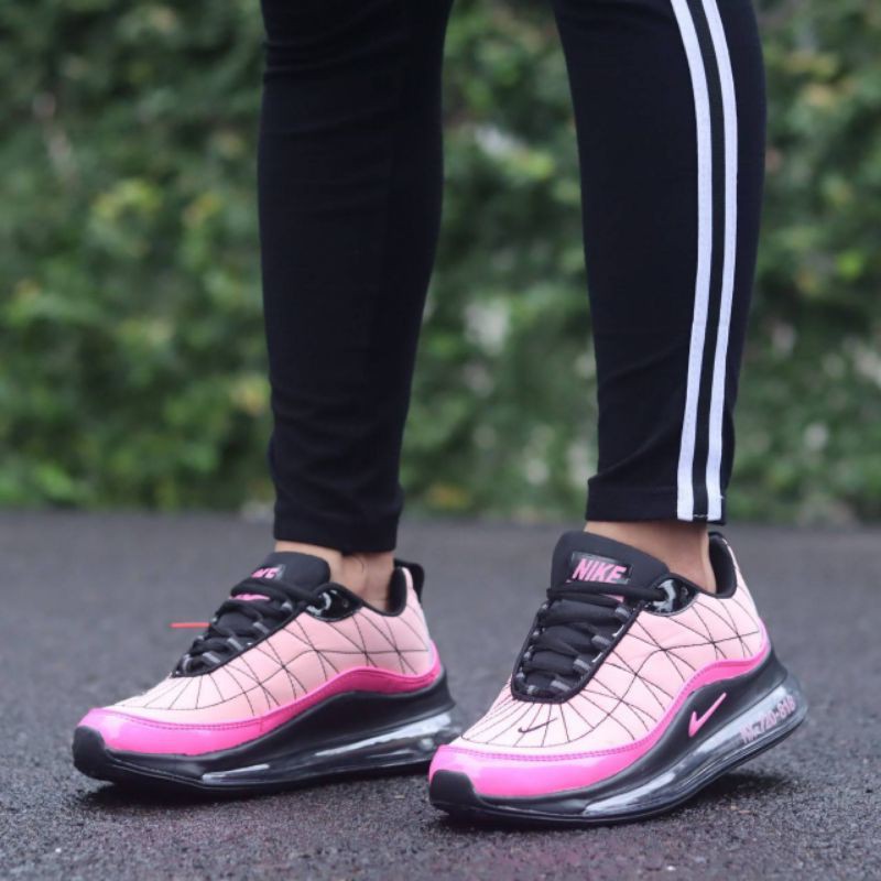 SEPATU NIKE AIR MAX 720-818 WOMAN