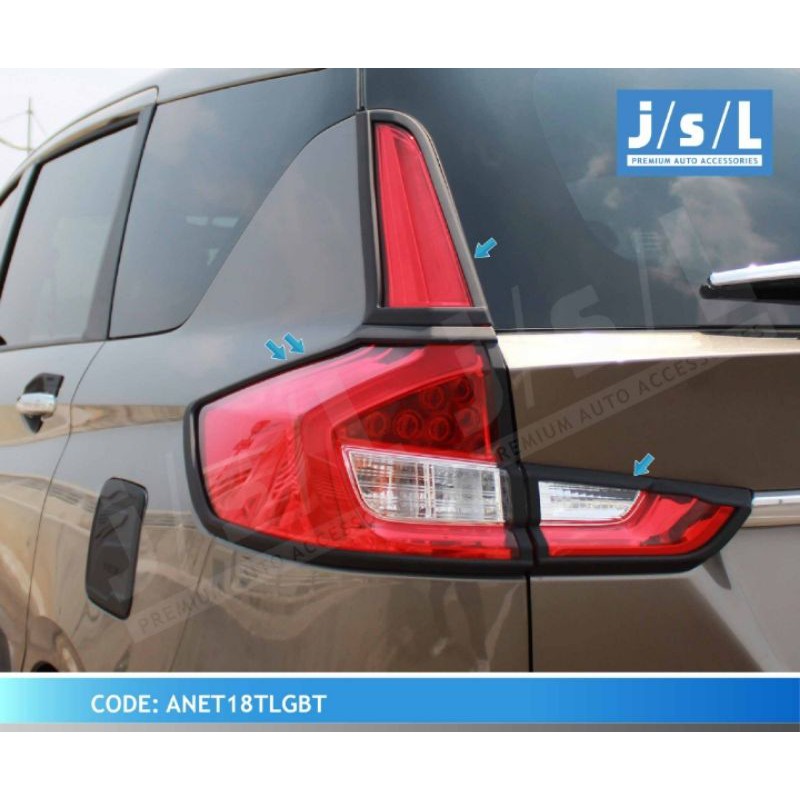 garnish/list Lampu Belakang Suzuki XL7 Blactivo