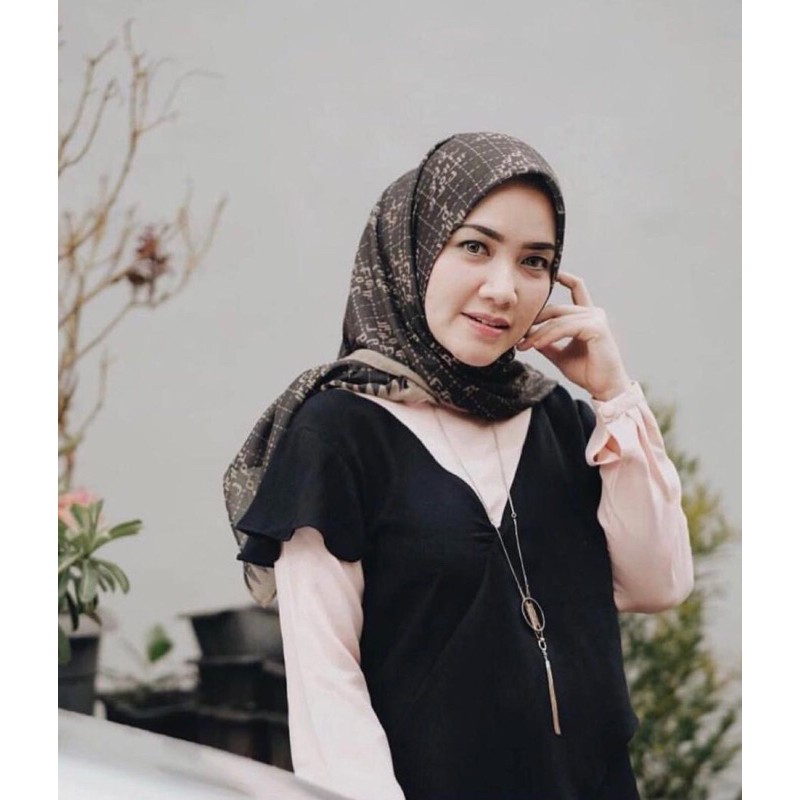 Lakatoa Scarf Lontara