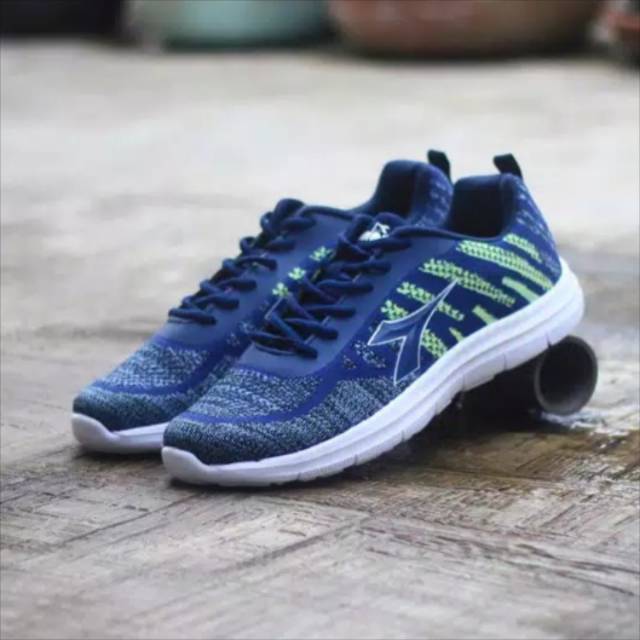 DIADORA ESCALLA NAVY